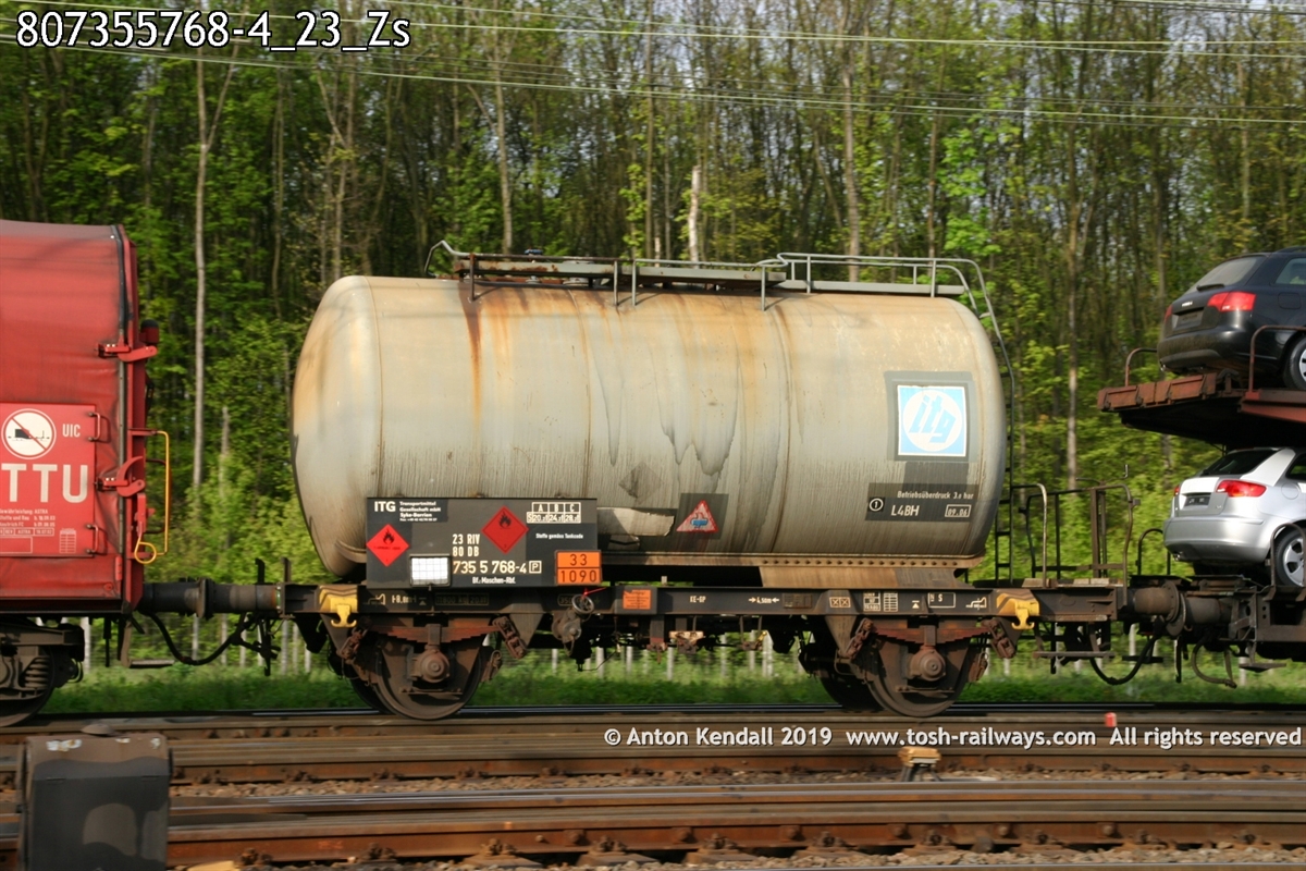 807355768-4_23_Zs.jpg